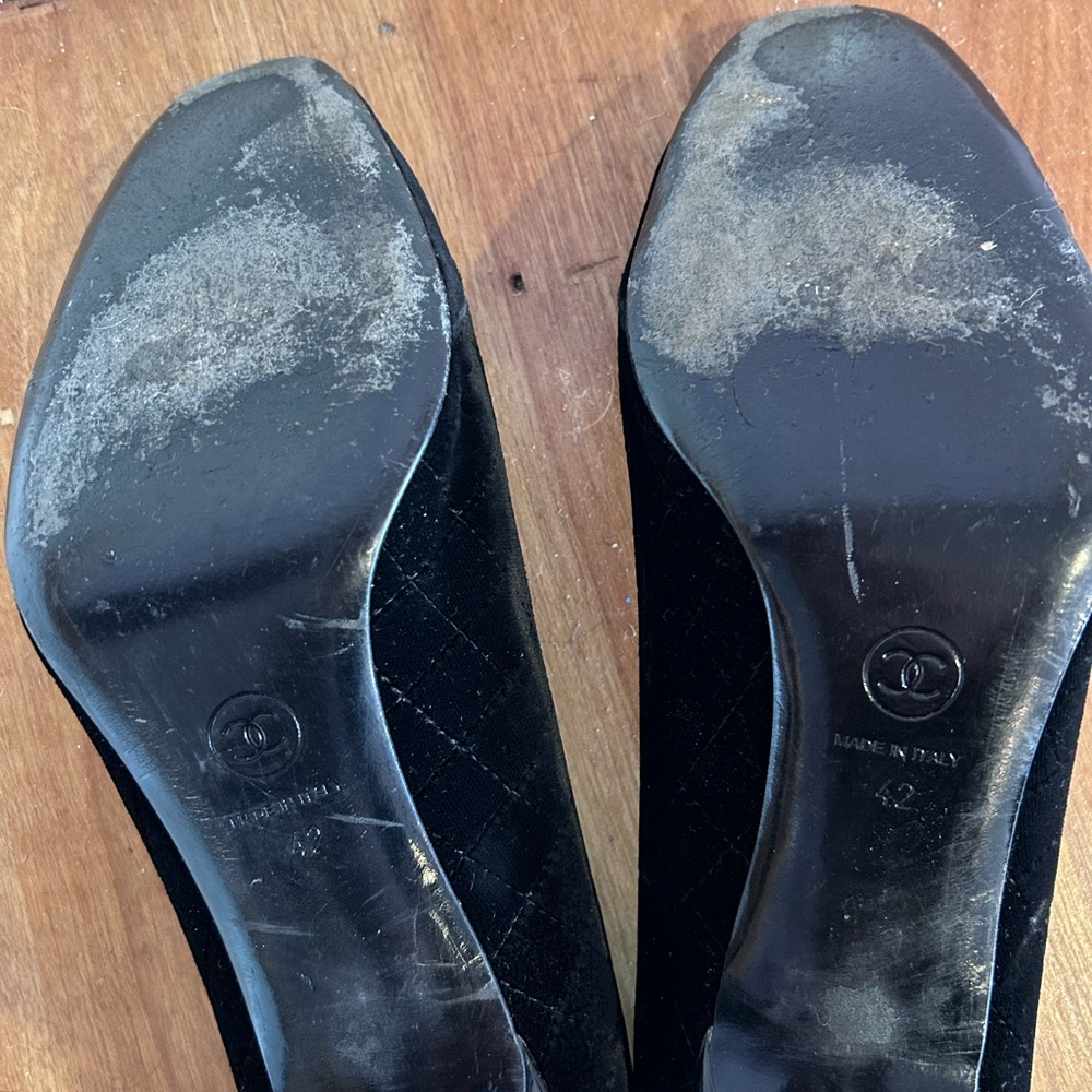 CHANEL Camellia Pearl Velour Black Quilted Heels Sz EU 42 - Picture 10 of 16